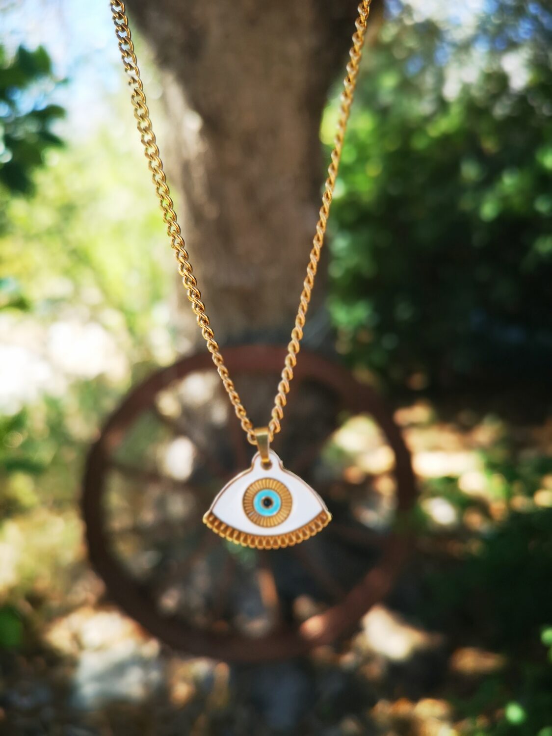 Oval Eye Necklace