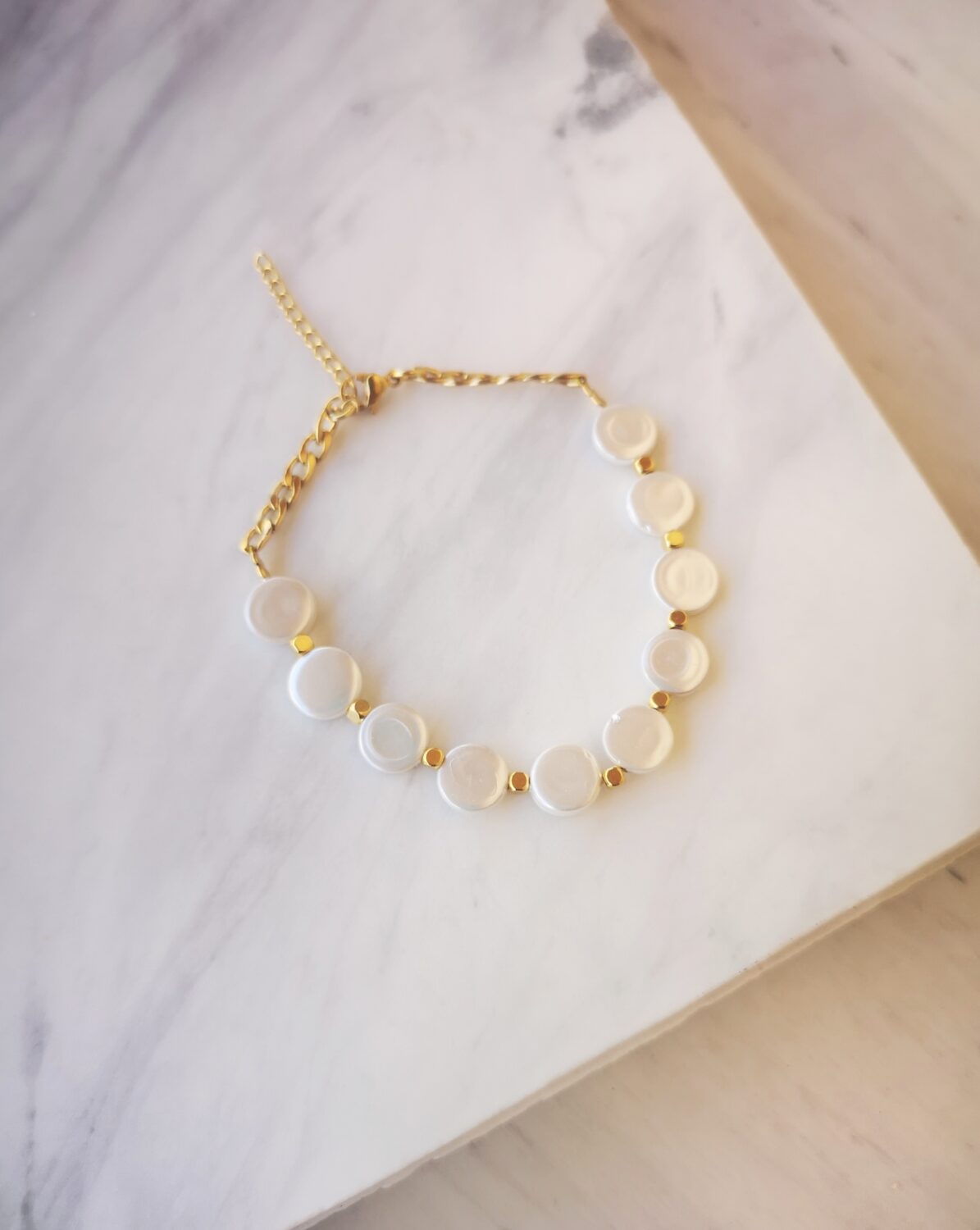 round pearl bracelet