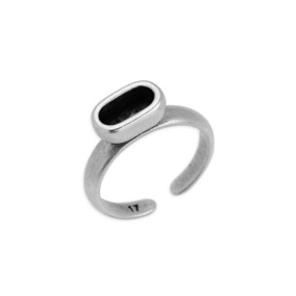 black oval ring