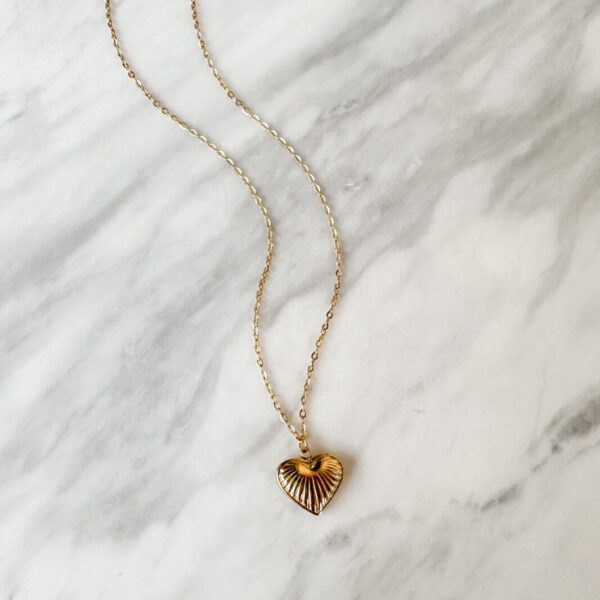 Line Heart Necklace