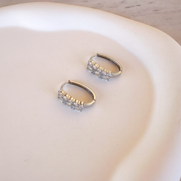 Zircon Oval Earrings Silver