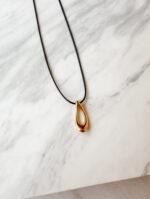 Oval Cord Necklace Golden