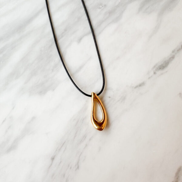 Oval Cord Necklace Golden