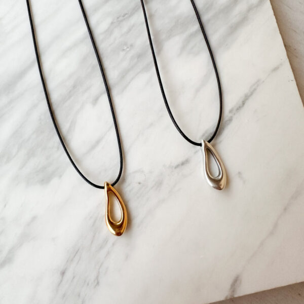 Oval Cord Necklace Golden