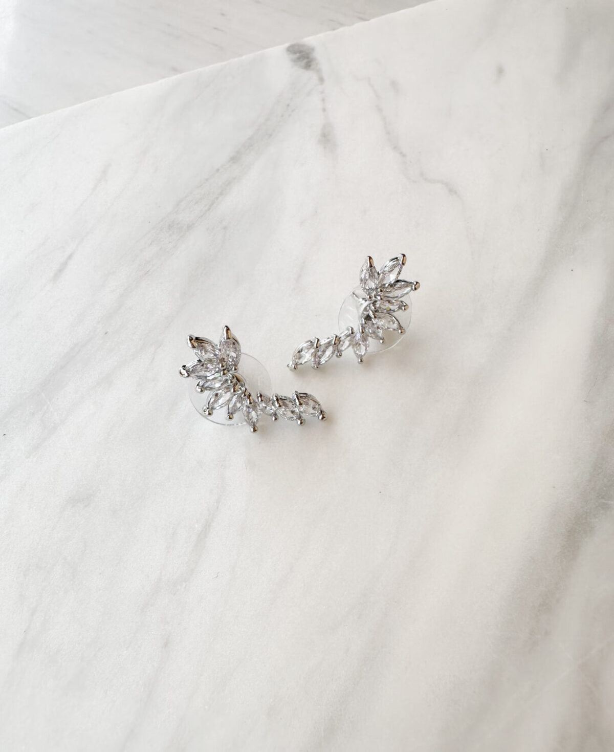 Curve Crystal Earrings Silver