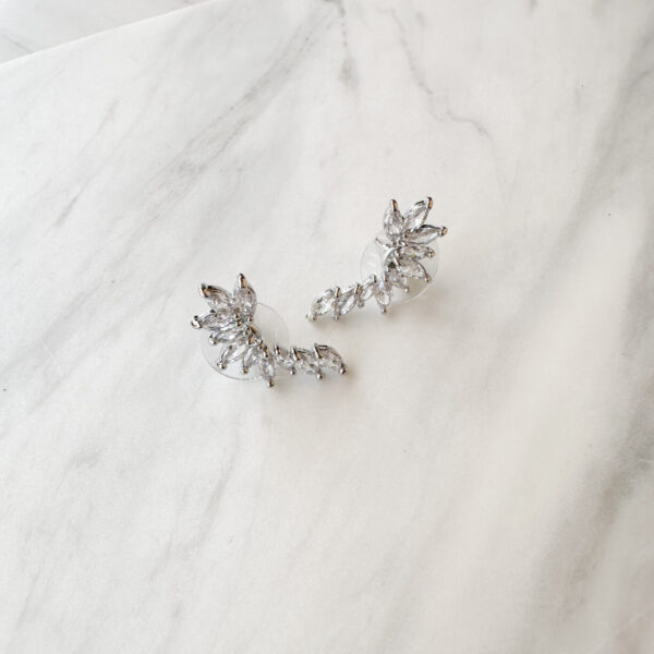 Curve Crystal Earrings Silver