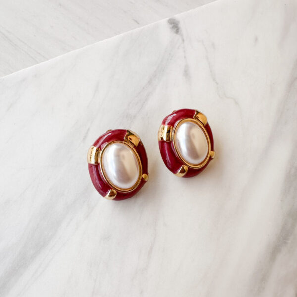 Oval Pearl Earrings