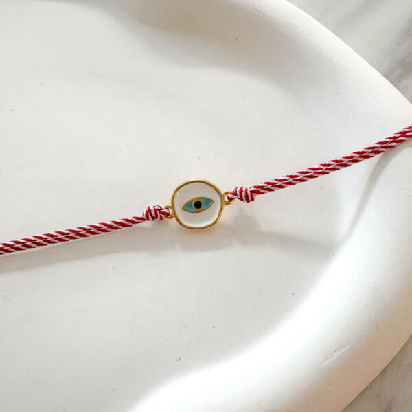 White Eye March Bracelet